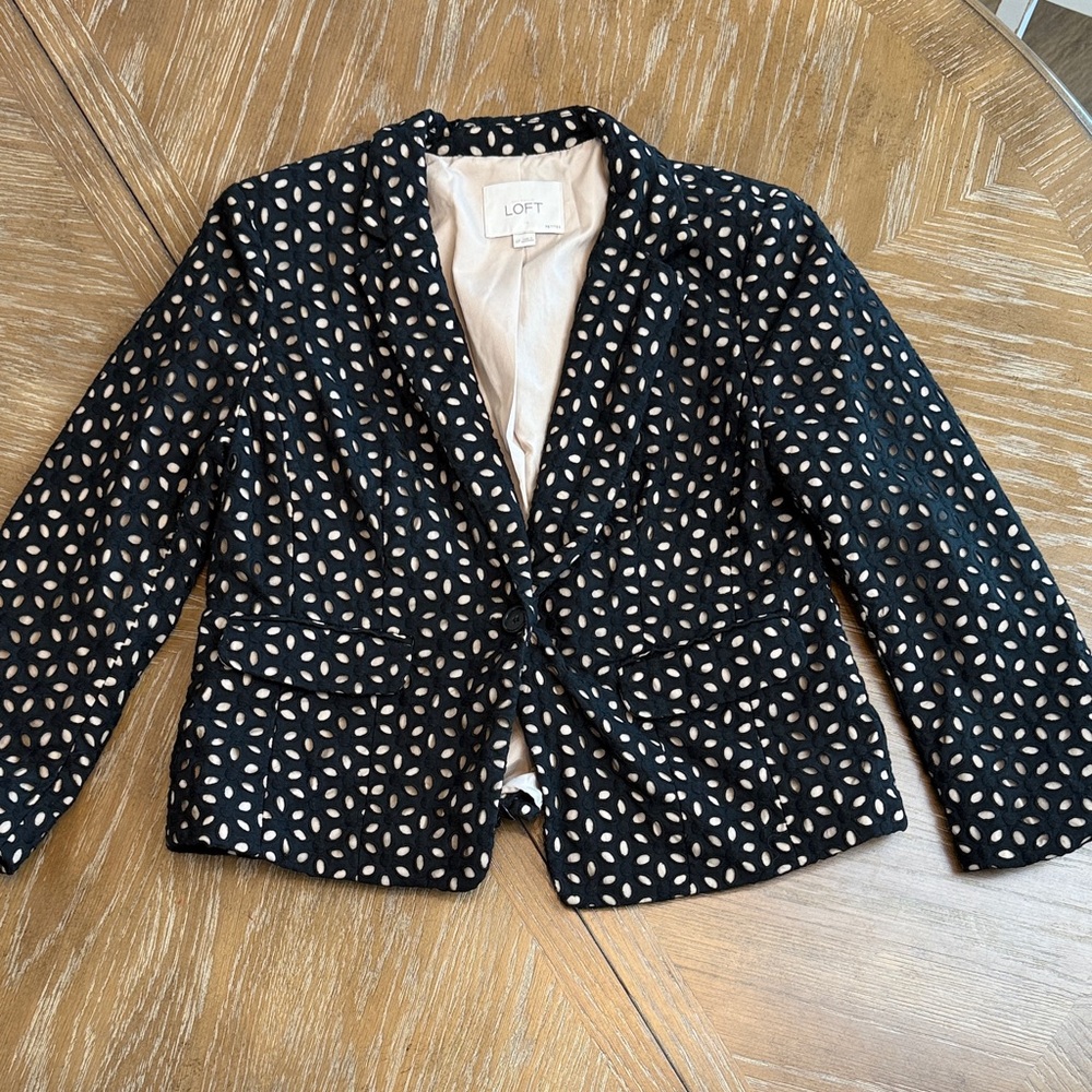 LOFT Women's Black and Cream Patterned textured Blazer